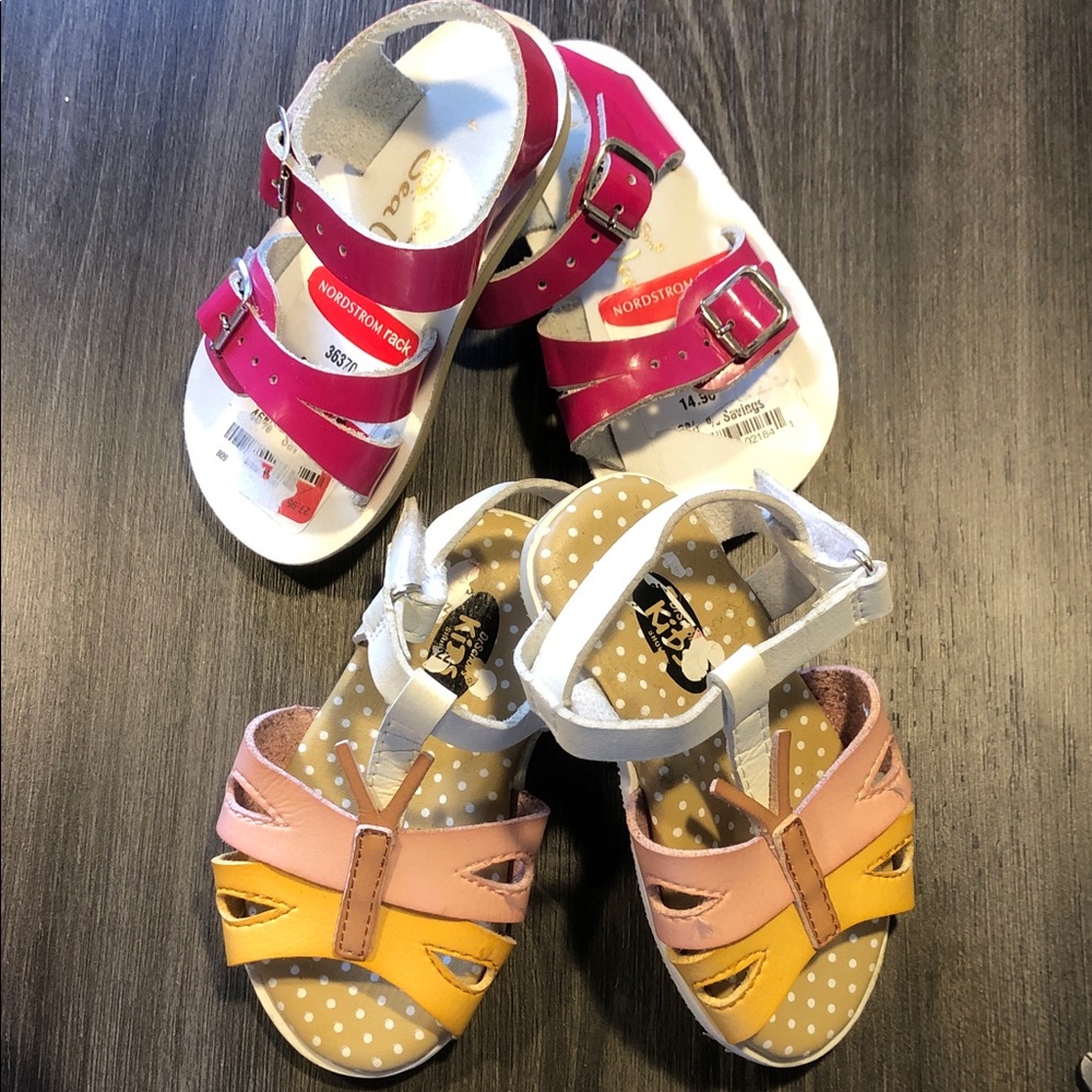 Nordstrom Kids Hot Pink Buckle Sandals & Two-Tone Peach Yellow T-Strap Set